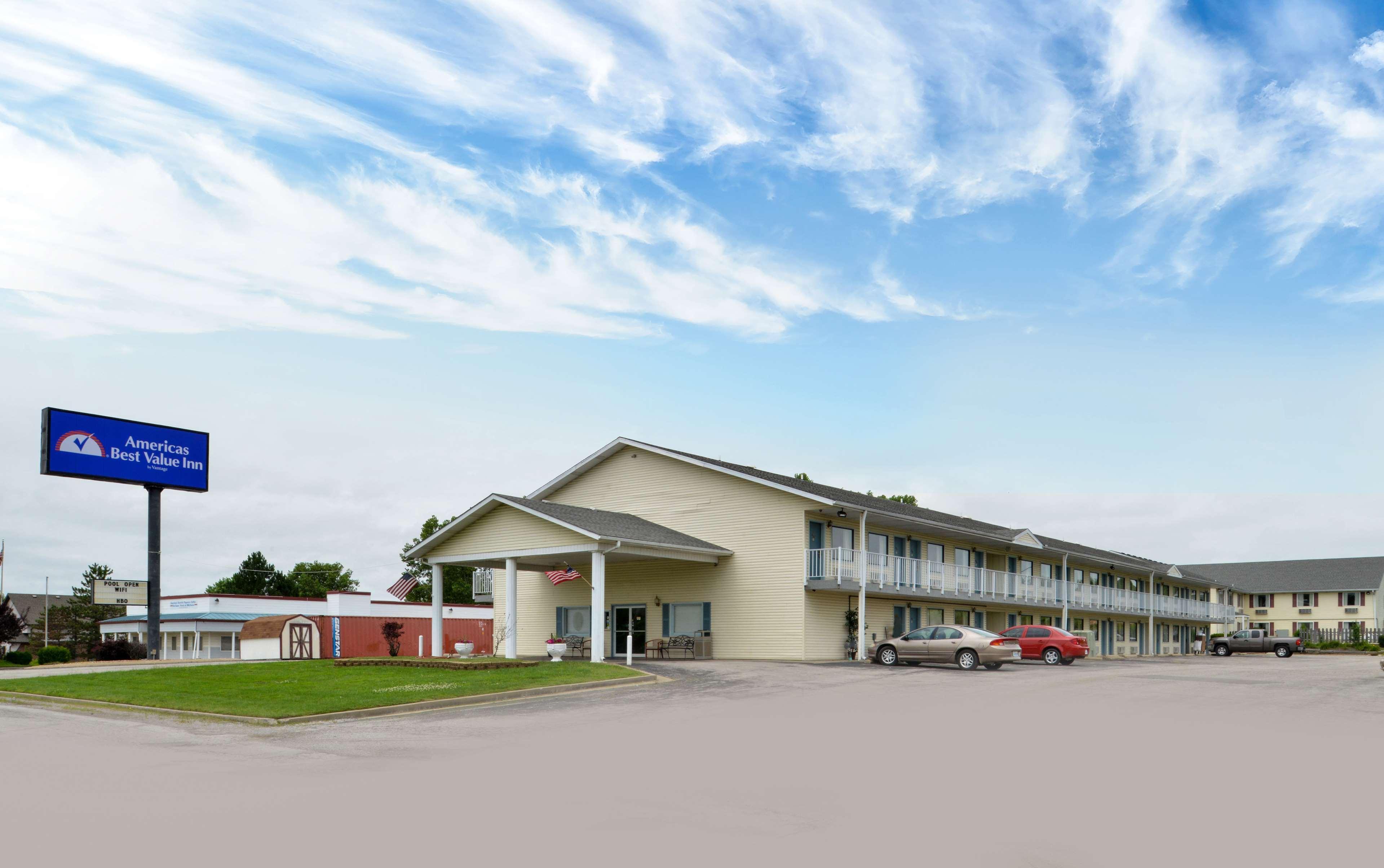 Americas Best Value Inn Knob Noster Kültér fotó