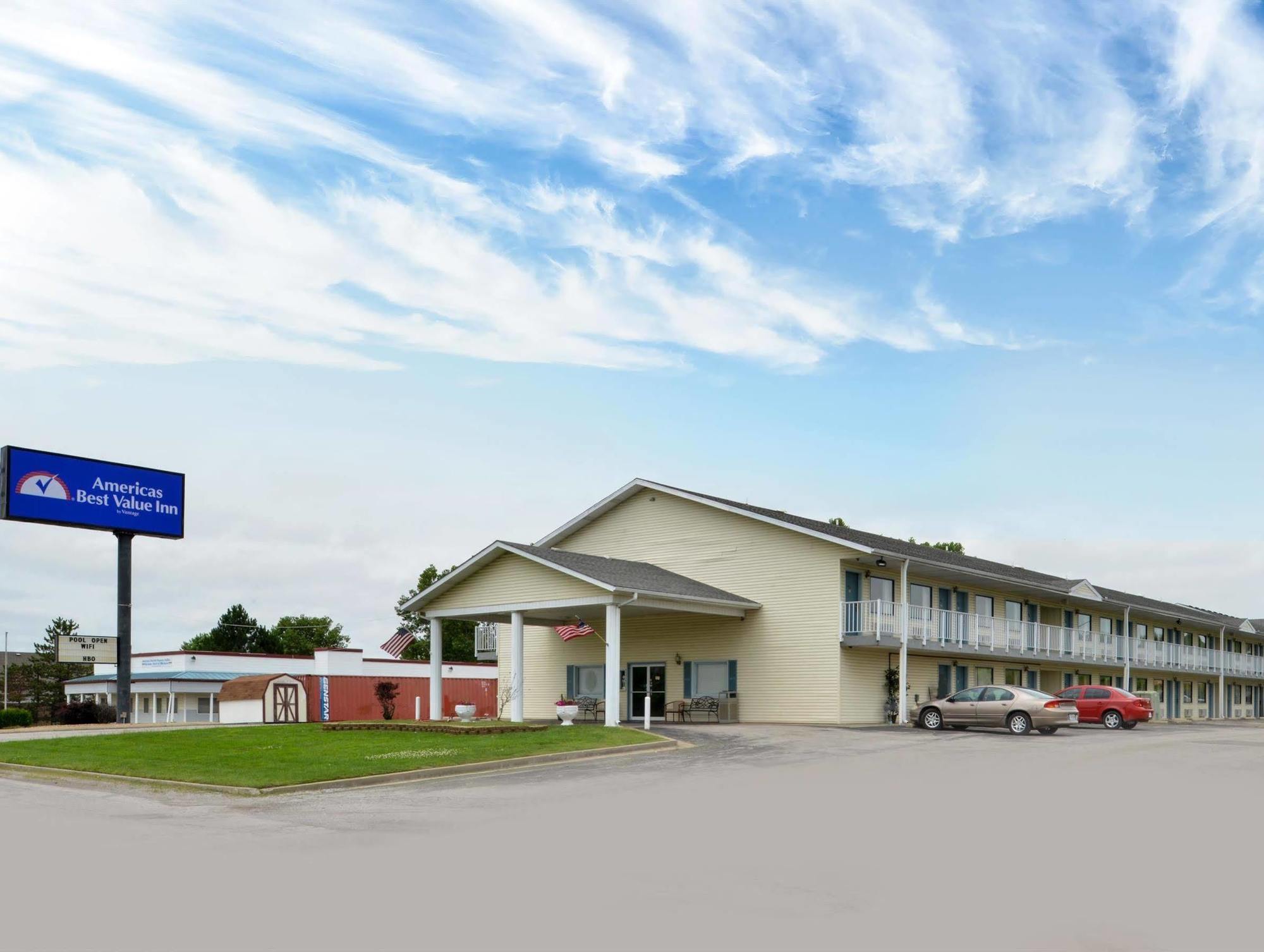 Americas Best Value Inn Knob Noster Kültér fotó