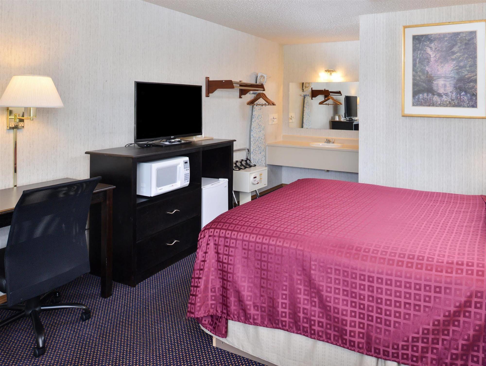 Americas Best Value Inn Knob Noster Kültér fotó